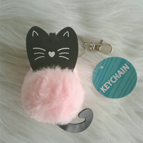 Accessories - New!🎁 Kitty Puff Ball Keychain